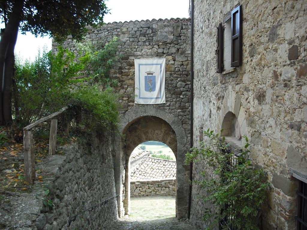 Belvilla By Oyo Graceful Apartment With Garden Petrella Guidi 外观 照片